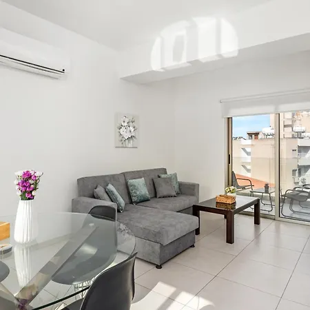 Lägenhet Downtown View 2 Bedroom Larnaca