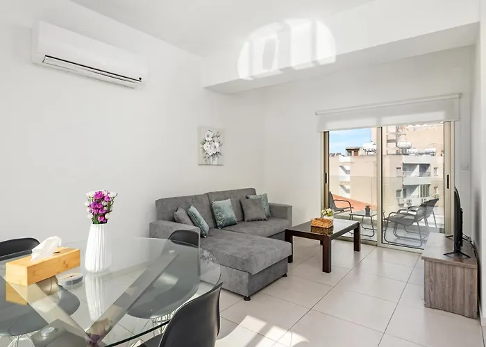 Апартаменти Downtown View 2 Bedroom Ларнака