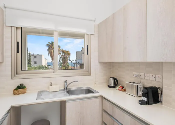 Downtown View 2 Bedroom Ларнака