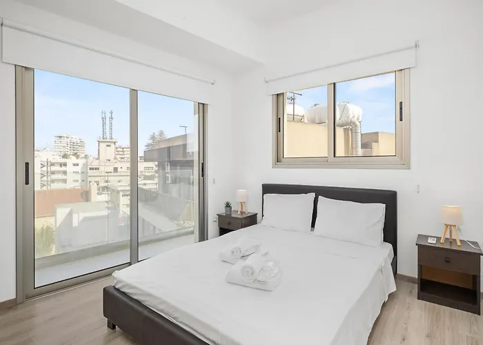 Downtown View 2 Bedroom Апартаменти *