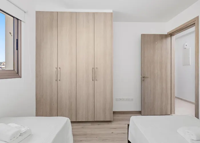 Downtown View 2 Bedroom Апартаменти Ларнака